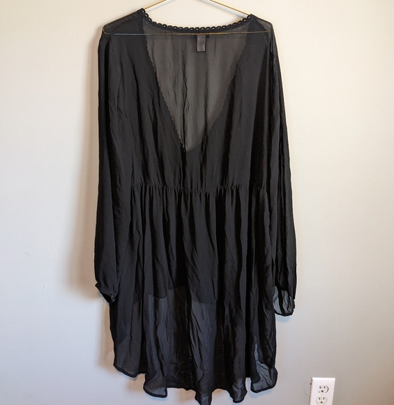 Torrid Black Sheer High Low Long Sleeve Blouse, size 2X - Picture 5 of 6